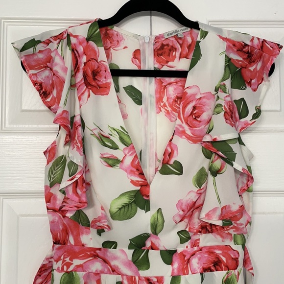 Flutter Sleeve Deep V Floral Romper - Picture 2 of 6